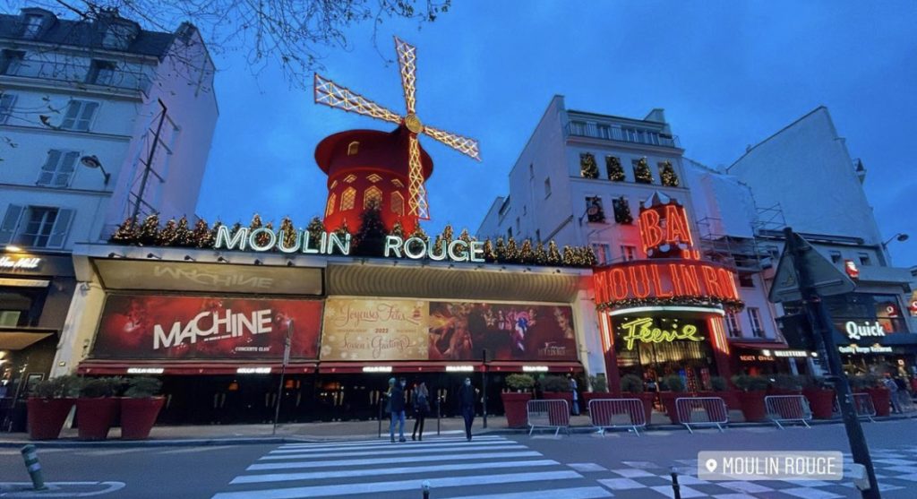 MOULIN-ROUGE