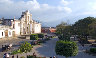 BENVENUTI IN GUATEMALA, TRA STORIA E COLORI